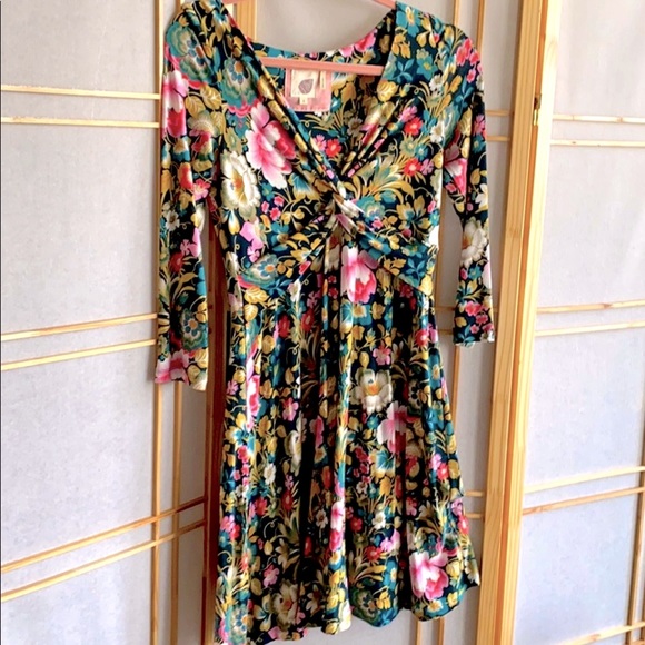 Anthropologie Dresses & Skirts - Adorable Anthro Plunge Floral Spring Dress